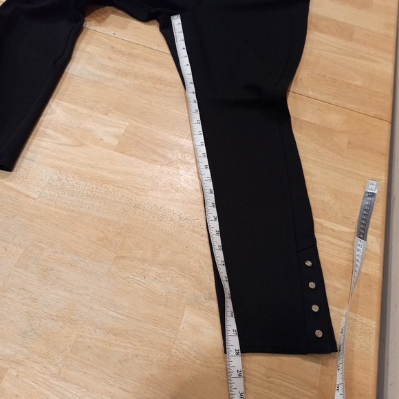 White house black market High-Rise Button Hem Black Slim Capri Jeans. Size XL - Picture 15 of 16